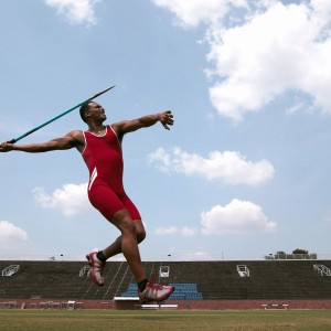 开云体育官网下载-田径训练中引入生物力学辅助动作优化，运用运动生物力学指导体育运动的案例